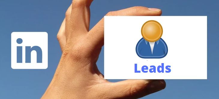 Como gerar leads pelo linkedin: imagem de uma mão segurando um cartão com o desenho de um perfil escrito leads
