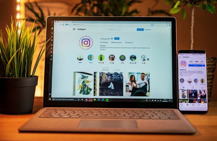 Instagram Creator Studio: imagem de um notebook