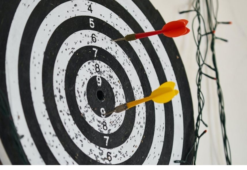 Objetivos de campanha Facebook: imagem de um alvo com dois dardos