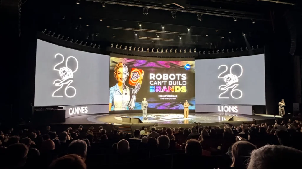 robots cant build brands apresentação: robot can't build brands