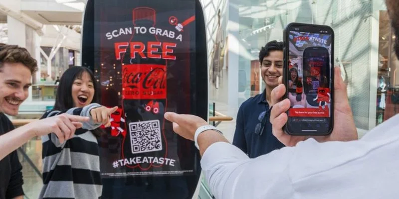 qr code coca cola case da Coca-Cola: qr code na vitrine digital